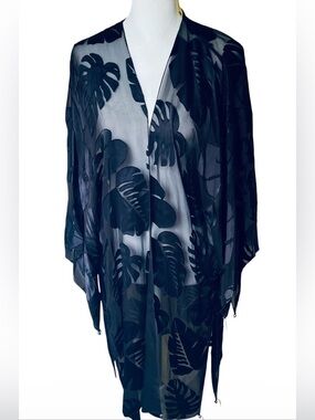 Rare boutique Monstera Leaf Kimono - Sheer Black
Duster -